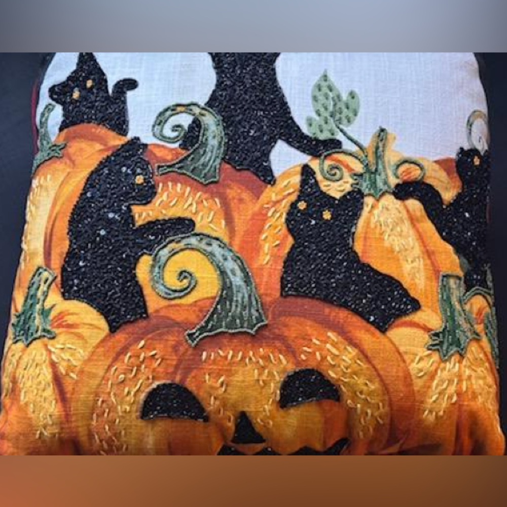 Pillows, Beaded, embroidered Holiday Pillow, approx 20x20 NWT 100% cotton